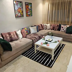  شقة Luxury Living 3 Bedroom With Beautiful Balcony Space,